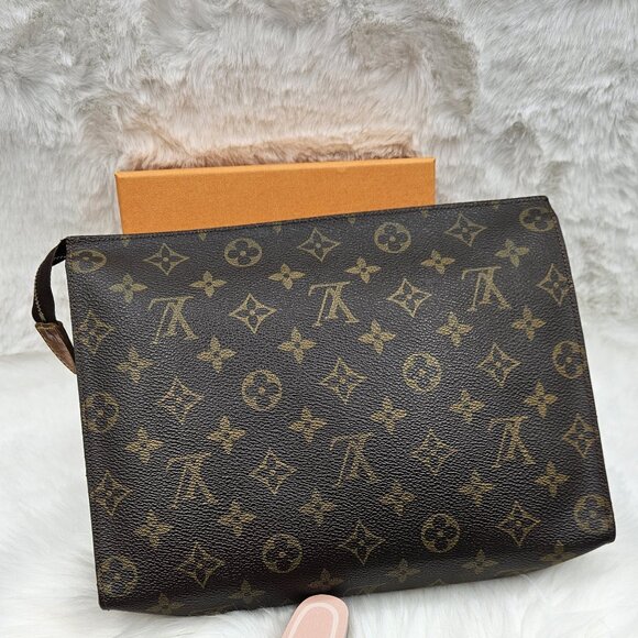 Louis Vuitton Monogram Pouch 26 cm - Picture 1 of 13